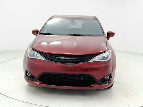 Used 2018 Chrysler Pacifica Touring Plus w/ S Appearance Package FWD image 8