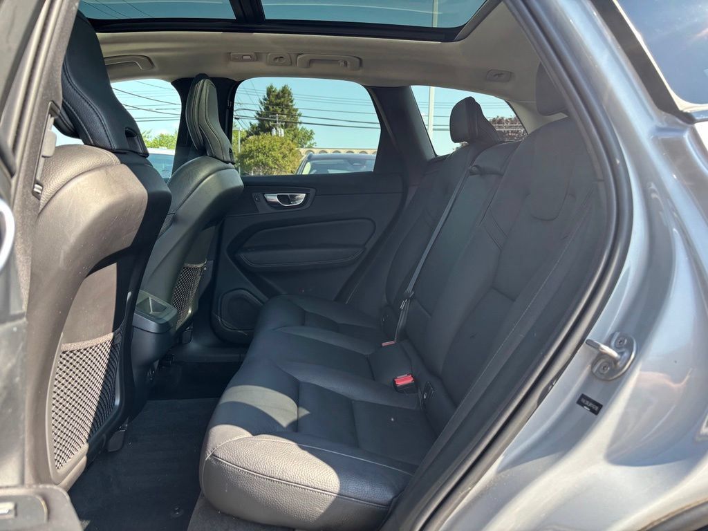 Certified 2024 Volvo XC60 B5 Plus w/ Climate Package AWD/4WD image 20