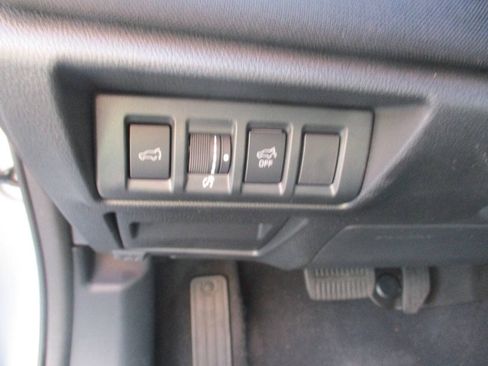 Used 2025 Subaru Outback Premium AWD/4WD image 17