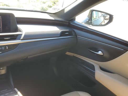 Used 2019 Lexus ES 350 w/ Premium Package image 19