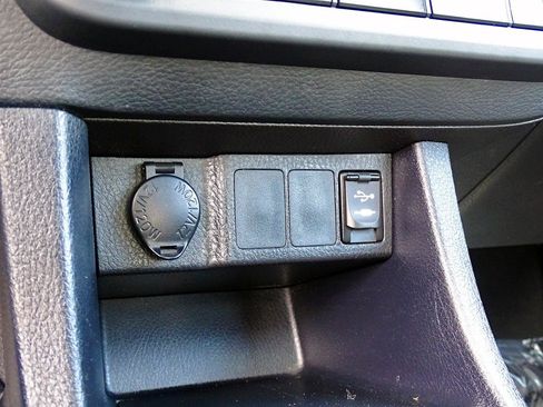 Used 2014 Toyota Corolla LE FWD image 23