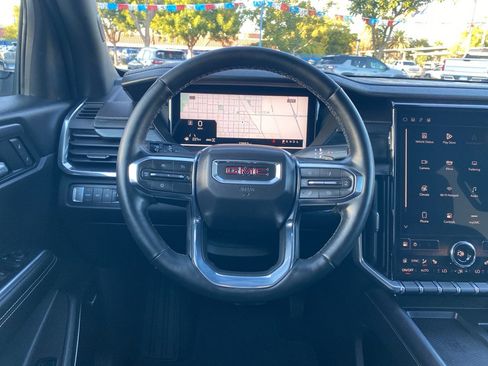 Used 2025 GMC Acadia Elevation image 3