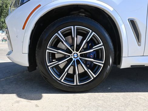 Used 2020 BMW X5 M50i w/ Executive Package image 30