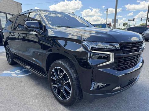 Used 2024 Chevrolet Suburban RST w/ Luxury Package AWD/4WD image 3