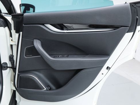 Certified 2023 Maserati Levante GT image 14