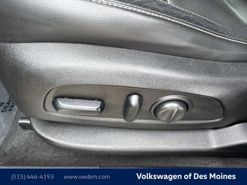 Used 2018 GMC Acadia SLT image 25