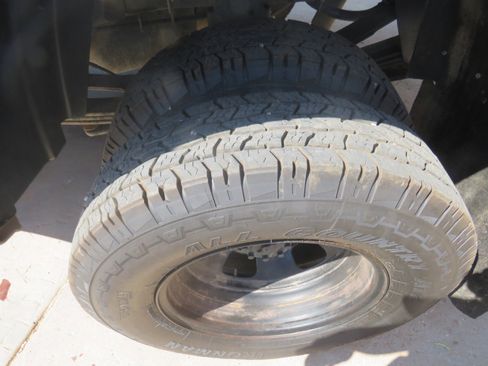 Used 2018 RAM 3500 Tradesman w/ Chrome Appearance Group image 22