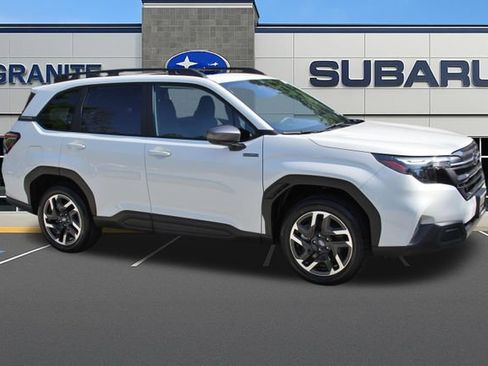Used 2025 Subaru Forester Premium AWD/4WD image 13