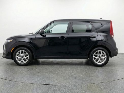 Used 2025 Kia Soul LX w/ LX Technology Package image 5