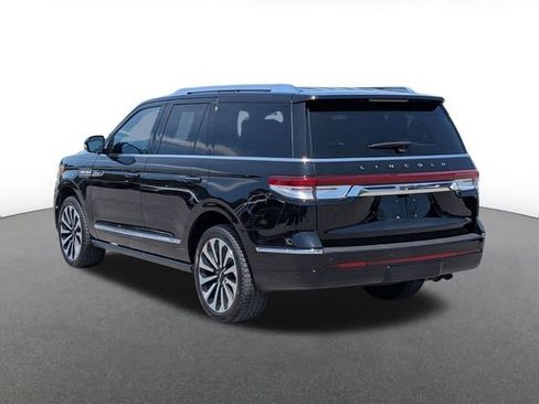 Used 2023 Lincoln Navigator Reserve AWD/4WD image 4
