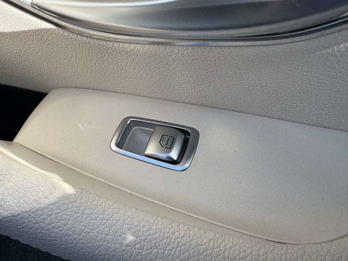 Used 2019 Mercedes-Benz E 300 4MATIC w/ Premium 1 Package image 34