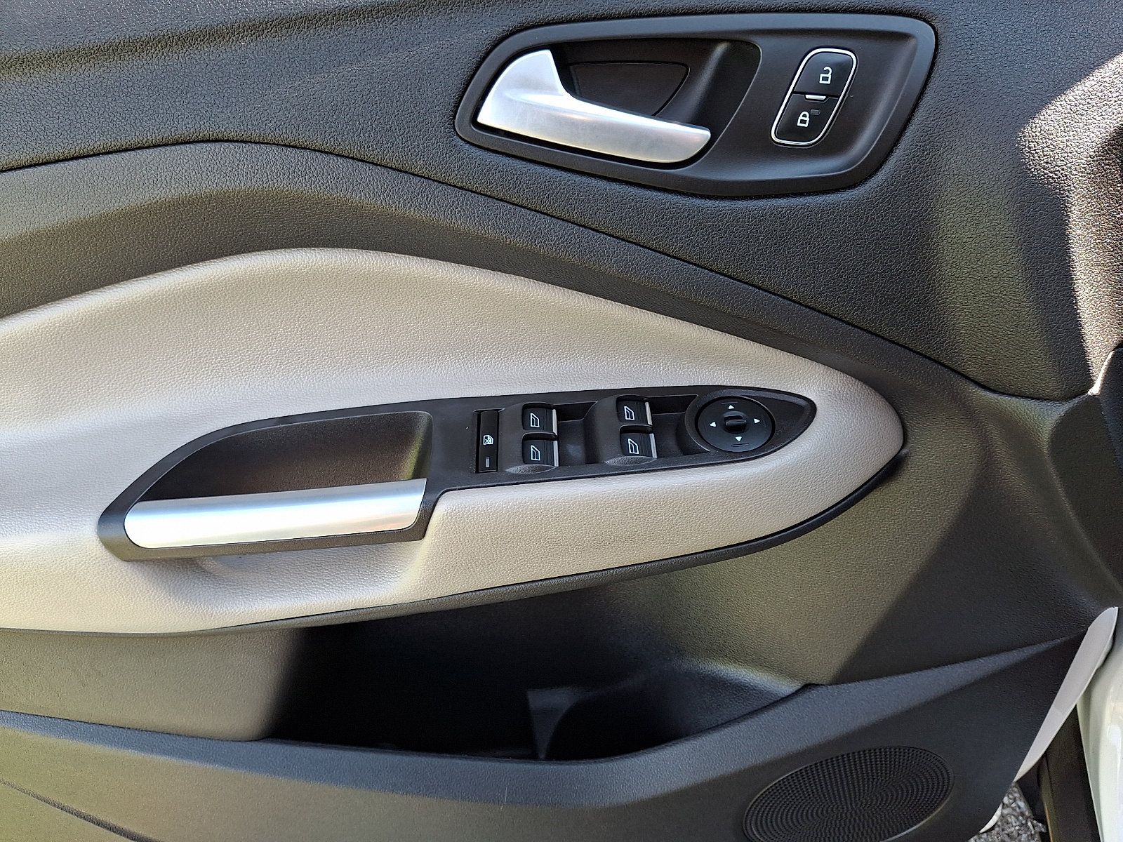 Used 2019 Ford Escape SEL AWD/4WD image 12