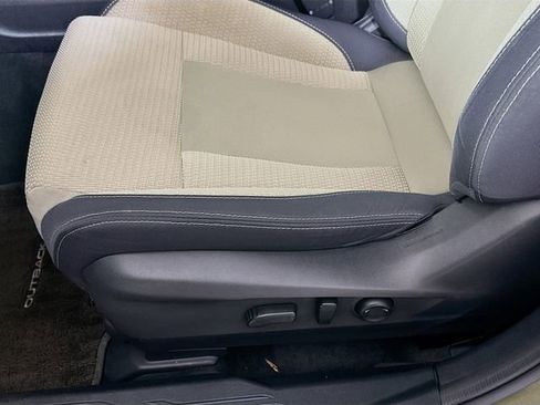 Used 2023 Subaru Outback Premium image 19