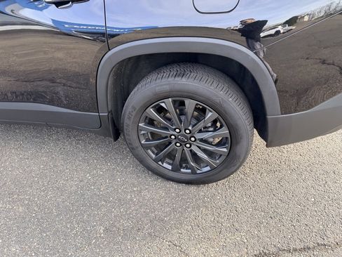 Used 2023 Chevrolet Traverse RS image 9