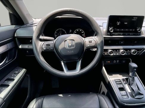 Used 2025 Honda CR-V EX image 9