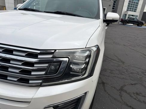 Used 2018 Ford Expedition Limited w/ Equipment Group 301A AWD/4WD image 14