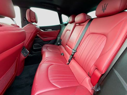 Certified 2022 Maserati Levante GT image 20