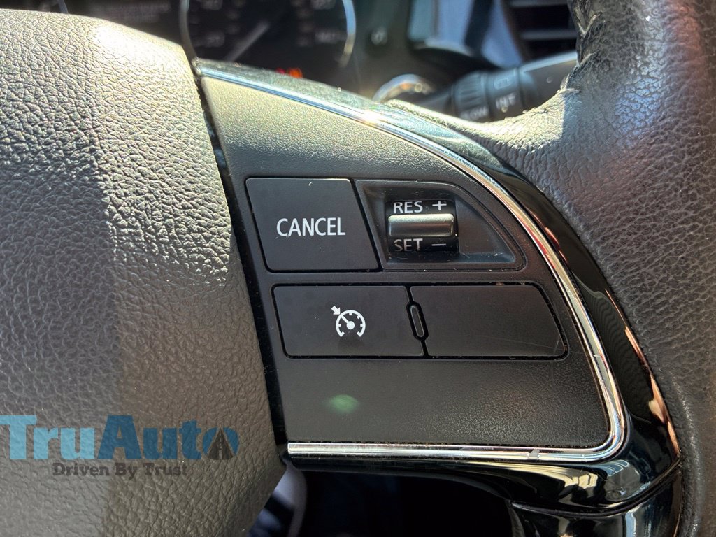 Used 2018 Mitsubishi Outlander AWD image 28