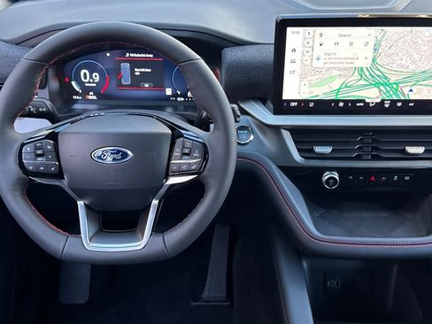 New 2026 Ford Explorer ST-Line w/ ST-Line Street Pack image 13