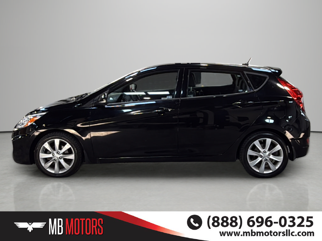 Used 2014 Hyundai Accent SE FWD image 2