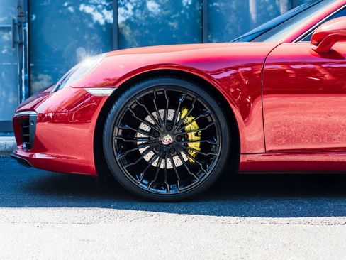 Used 2018 Porsche 911 Carrera image 19