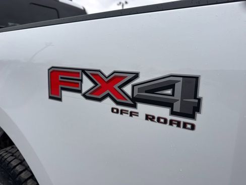 Used 2023 Ford F250 Lariat w/ Chrome Package image 33