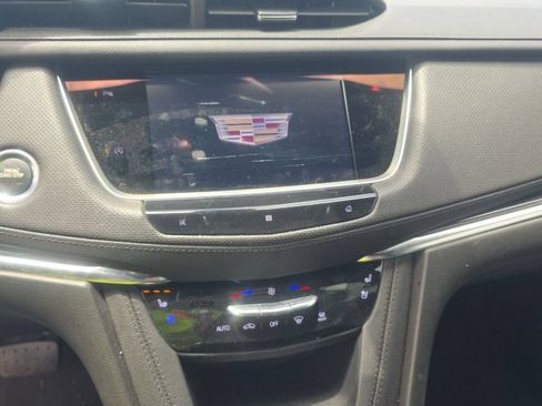 Used 2021 Cadillac XT5 Premium Luxury w/ LPO, Floor Liner Package FWD image 9