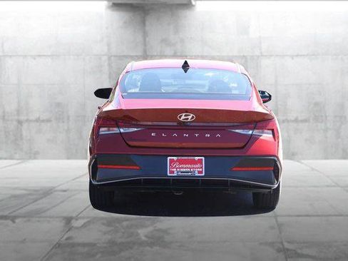 Used 2025 Hyundai Elantra SEL FWD image 6