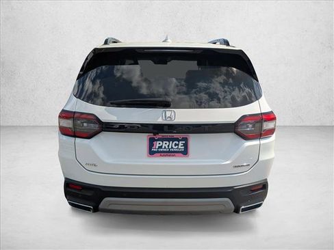 Used 2024 Honda Pilot Touring image 6