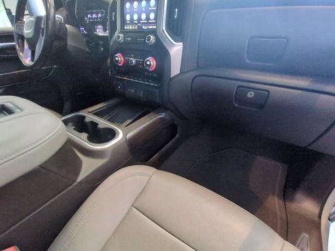 Used 2021 GMC Sierra 2500 SLT w/ SLT Preferred Package AWD/4WD image 22