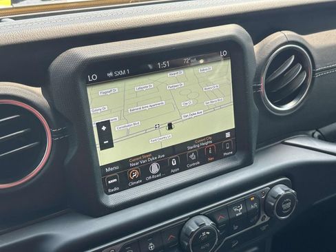 Used 2019 Jeep Wrangler Unlimited Sahara w/ Uconnect 4C Nav & Sound Group AWD/4WD image 25
