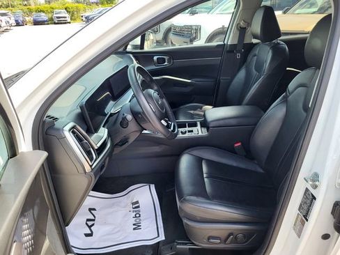 Used 2024 Kia Sorento S FWD image 9