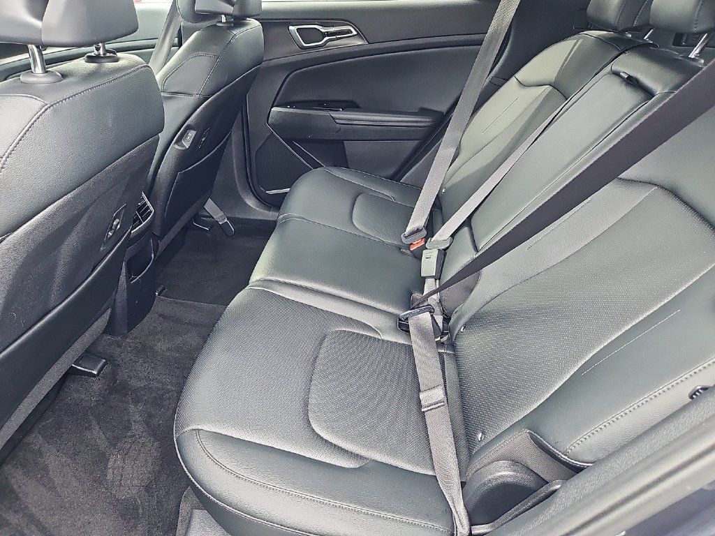 Certified 2023 Kia Sportage EX AWD/4WD image 30