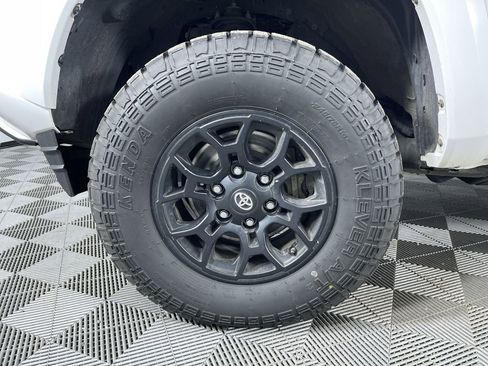 Used 2020 Toyota Tacoma SR5 image 26