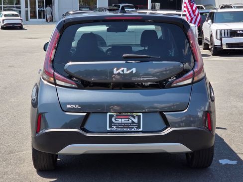 Used 2023 Kia Soul LX w/ Option Group 015 FWD image 5