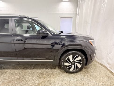 Used 2025 Volkswagen Atlas SEL image 6