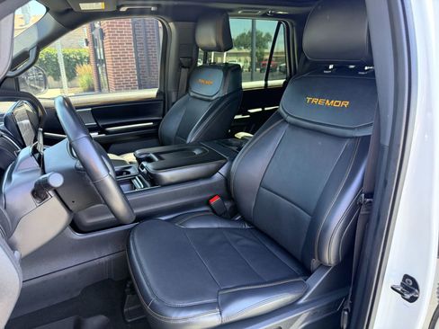 Used 2025 Ford Expedition Tremor AWD/4WD image 21