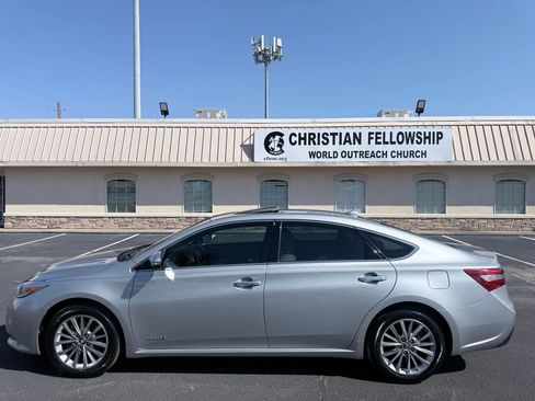 Used 2016 Toyota Avalon Limited image 7