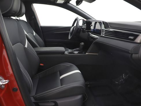 Used 2025 Toyota Camry SE w/ Multimedia Upgrade Package image 11