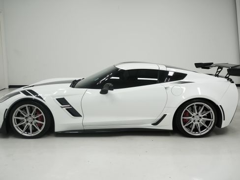 Used 2018 Chevrolet Corvette Grand Sport w/ Z07 Performance Package RWD image 7