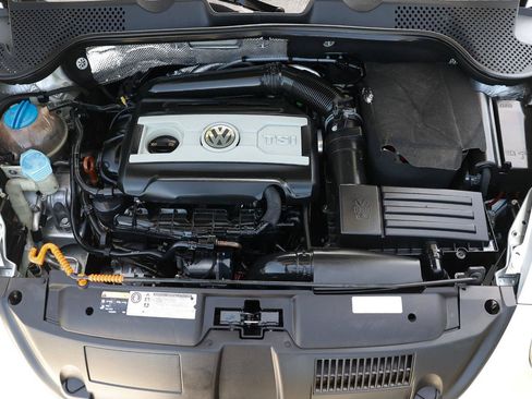 Used 2013 Volkswagen Beetle 2.0T FWD image 20