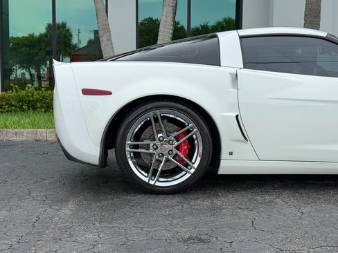 Used 2007 Chevrolet Corvette Z06 w/ Preferred Equipment Group RWD image 4