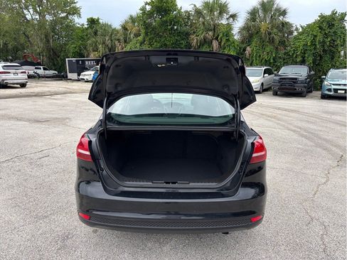 Used 2017 Ford Focus SE FWD image 32