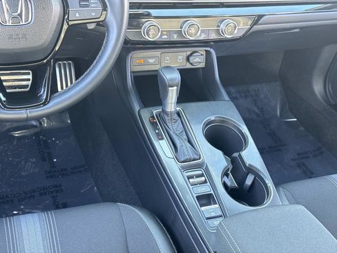 Used 2025 Honda Civic Sport image 5