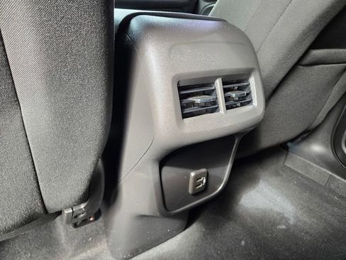 Used 2022 Chevrolet Equinox LT FWD image 27