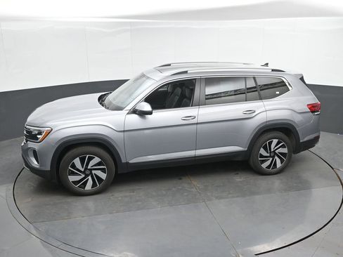 Used 2025 Volkswagen Atlas SEL AWD/4WD image 35