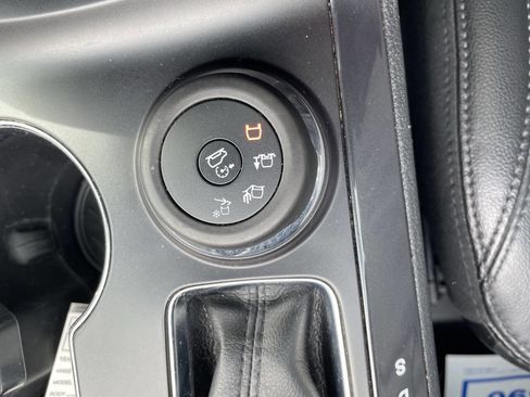 Used 2017 Ford Explorer XLT w/ Equipment Group 202A image 24