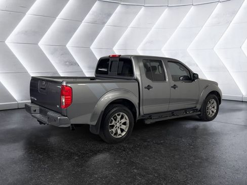 Used 2021 Nissan Frontier SV image 4