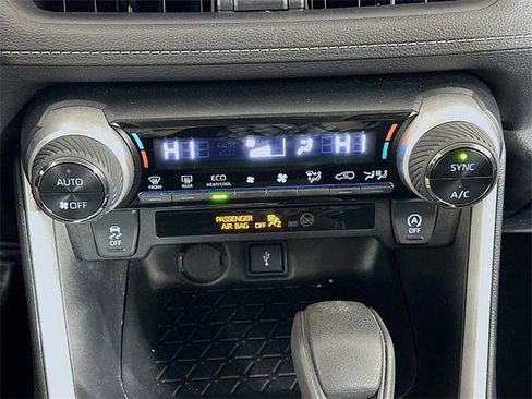 Used 2021 Toyota RAV4 XLE image 16