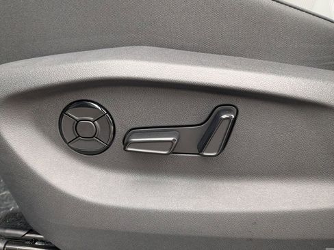 New 2026 Volkswagen Tiguan SE R-Line FWD image 26
